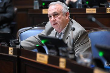 La IA se mete en la Legislatura y un bloque opositor propone regular las imágenes creadas