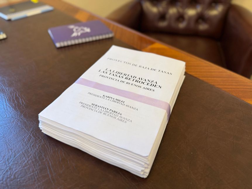 Los libertarios impulsan una ofensiva en más de 100 municipios bonaerenses para bajar o eliminar tasas locales