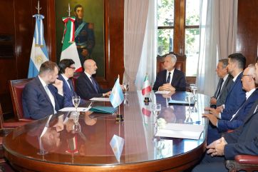 Relaciones internacionales en La Plata: Alak recibió al embajador de Italia y lo declaró visitante ilustre