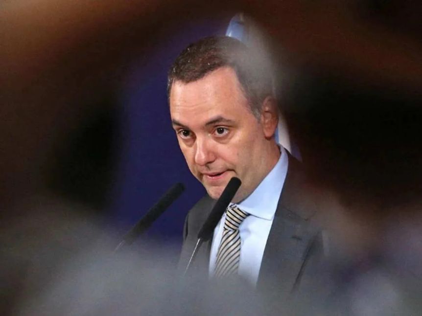 Vuelos privados y facturación cruzada: un testimonio complica la versión oficial de Adorni