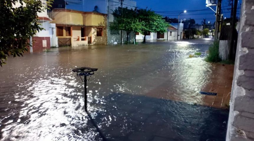 Tormentas golpean el interior bonaerense: inundaciones, daños y alerta vigente