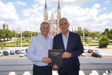 Alak se mueve y busca instalarse como candidato a la gobernación