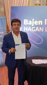 Con fuerte presencia bonaerense, intendentes marchan contra Caputo por fondos y obras