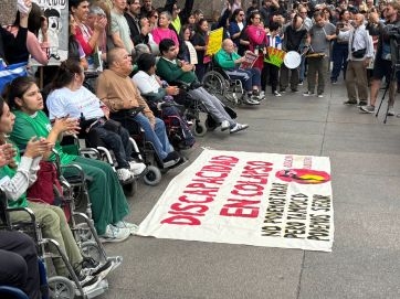 Con fuerte presencia bonaerense, intendentes marchan contra Caputo por fondos y obras