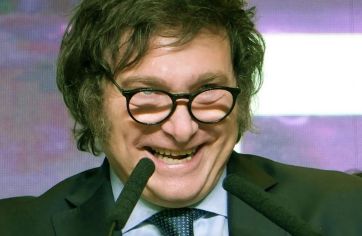 Milei anunció que prepara un “Súper RIGI” y Pareja aprovechó para fustigar a Kicillof