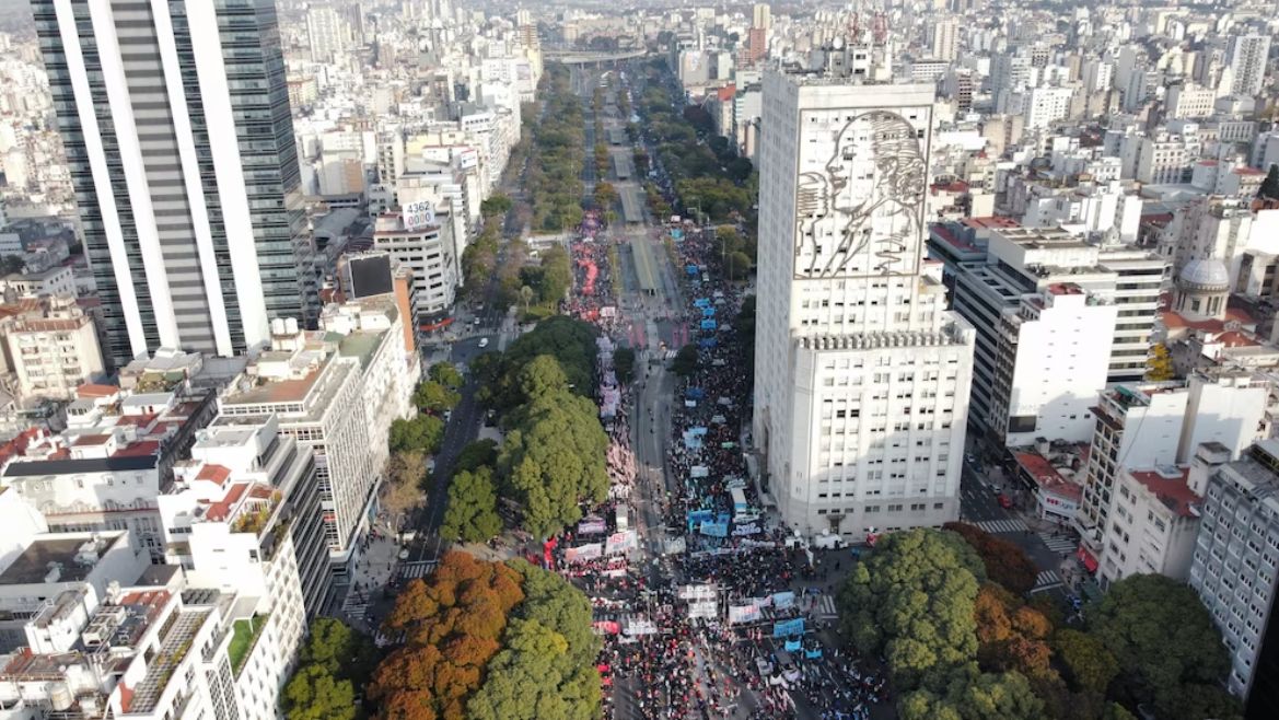 Marcha por la salud: comienzan a llegar las columnas y se espera fuerte presencia bonaerense