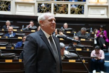 Acá están, estas son, las 47 manos para el IOMA que porotea la oposición