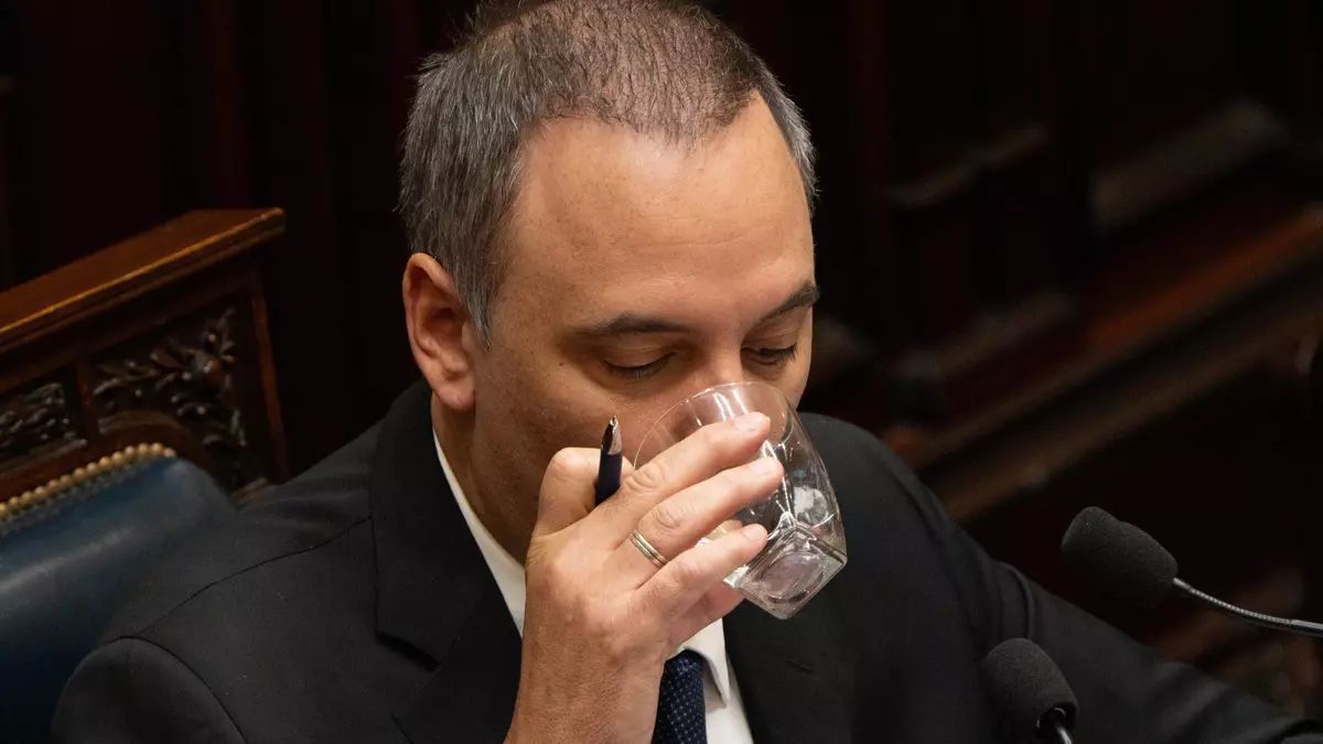 Adorni irá al Senado en julio
