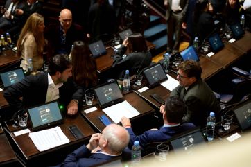 Rechazaron los proyectos por no llegar a los dos tercios y se cayó la sesión por IOMA