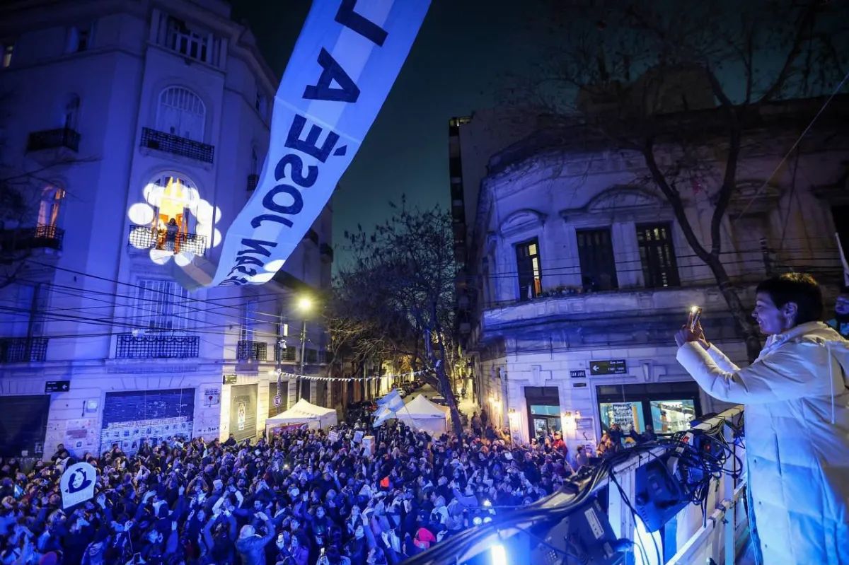 Tirón de orejas: la Justicia advirtió a Cristina por un episodio durante una movilización