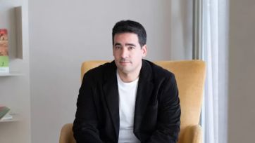 Chau doble cargo: Adorni deja de ser vocero presidencial y Adrián Ravier lo reemplaza