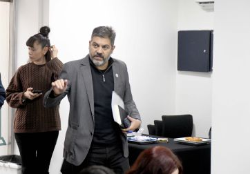 Kicillof esquiva a Cristina con un peronismo hundido en sus demonios internos