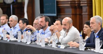 Los intendentes empiezan a dudar de la intención de Kicillof de volver a desdoblar