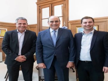 Asumió la presidencia del bloque y una semana después lo rompió: cruje LLA en la Tercera