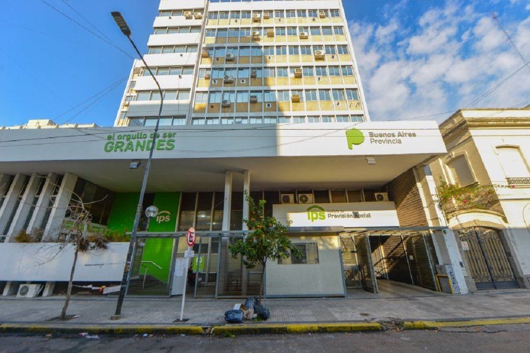 Casi se infartan: el IPS tuvo fallos en los recibos y llovieron reclamos de jubilados