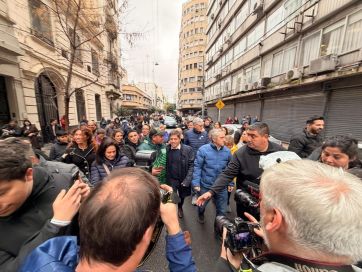 Kicillof en la marcha del Congreso: “Es un gobierno que quiere vender nuestro territorio”