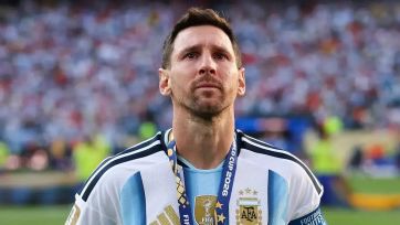Messi ya llegó a Rosario para darle el último adiós a su padre