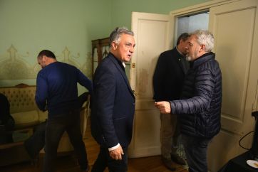 Pareja empuja en la provincia la reforma política y judicial; el procurador, en la mira