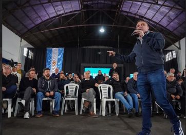 El kicillofismo mostró fuerza en la Segunda y pidió un candidato a vice del interior