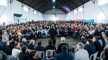 El kicillofismo mostró fuerza en la Segunda y pidió un candidato a vice del interior