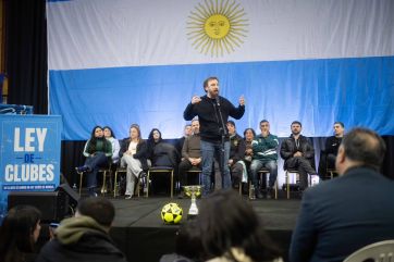 Otermín en el acto de presentación de la Ley de Clubes: “Los clubes de barrio no se venden, se defienden”