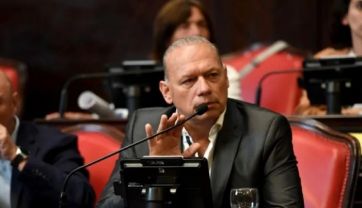 Endeudamiento familiar: el oficialismo busca proteger el salario de los estatales