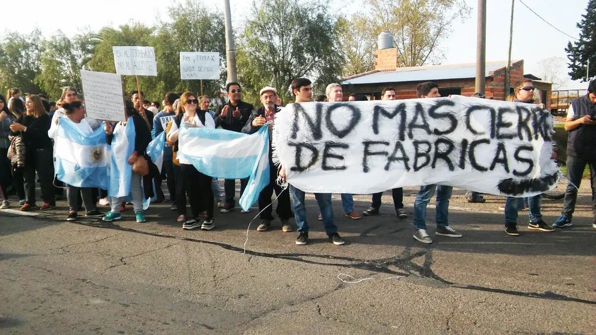 “Estamos manejados por un endeudador, un trader que no sabe lo que es un torno”