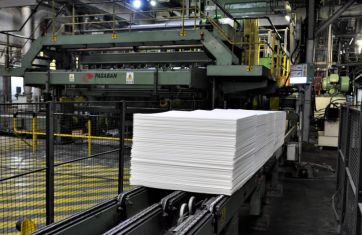Sufre la industria en PBA: cierran dos autopartistas y zozobra una planta de celulosa