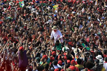 Brasil va a las urnas en una elección polarizada que apunta al balotaje