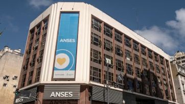 La motosierra reparte cargos: ANSES, el botín que LLA disputa para conquistar PBA