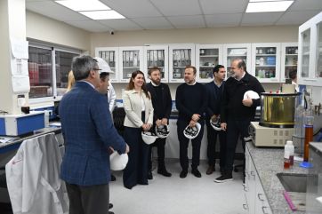 Los intendentes del PJ se acercan a la industria para hacerle frente a la crisis