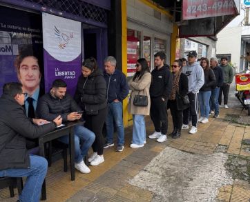 Los libertarios salieron a la calle en todos los distritos para sumar afiliados