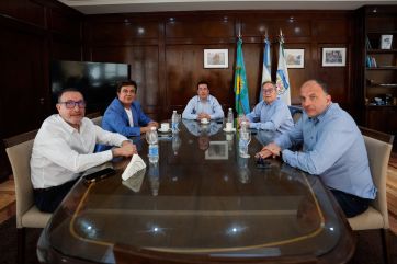 Con el traje de candidato, Nardini reunió intendentes en los Juegos Argentinos Urbanos