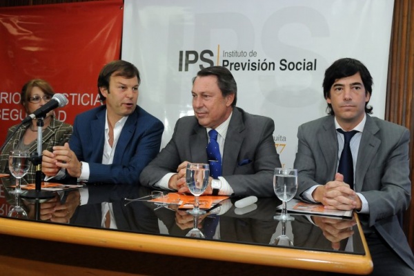 Sin autocrítica, adelanta medidas claves