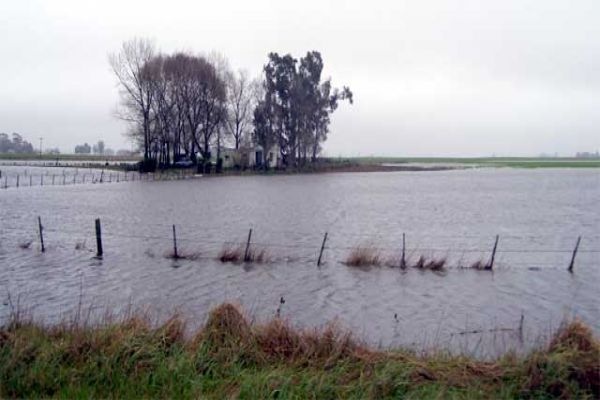 Inundaciones: Crece el enojo de intendentes
