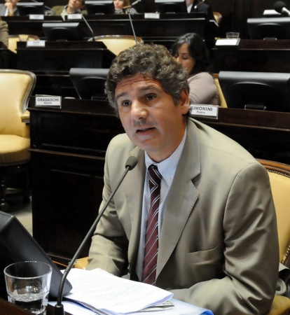Negrelli: Se benefician los empresarios