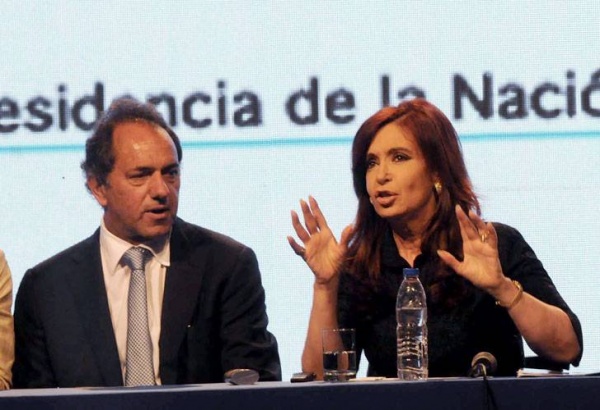 Oficialista pide a Scioli plantarse ante CFK