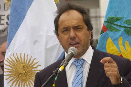 Scioli también repudió la denuncia de Clarín