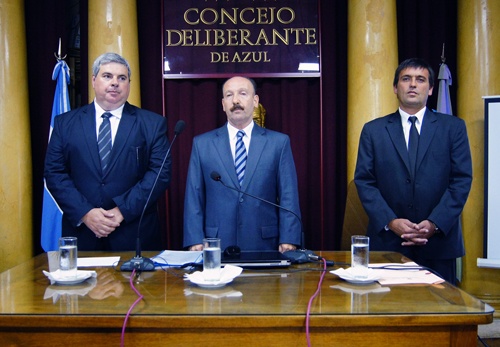 Azul: denuncia penal contra Inza