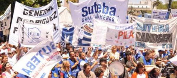Autorizan descuentos a docentes por paros