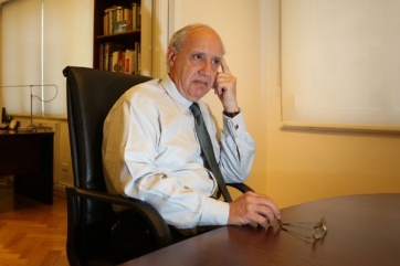 Lavagna descree del 54% de CFK, Aníbal rebate
