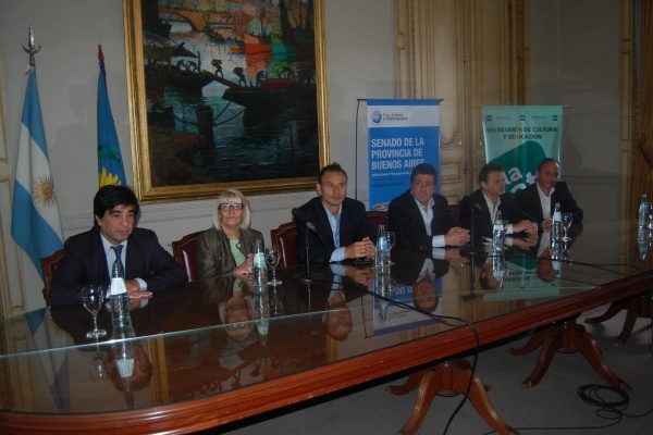 Senado: Premios a 250 Mujeres, será el 15