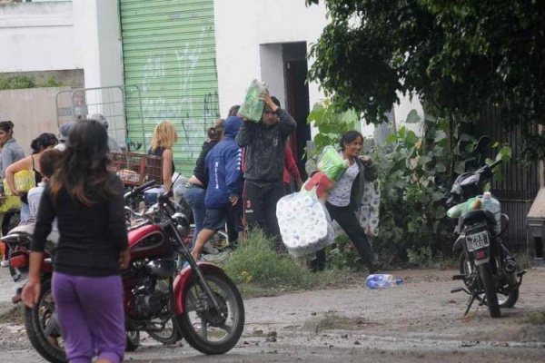 Tras el temporal, hubo saqueos