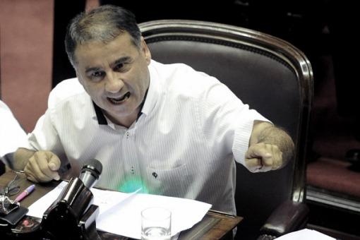 Legislador K atacó sin piedad a Pepe Scioli