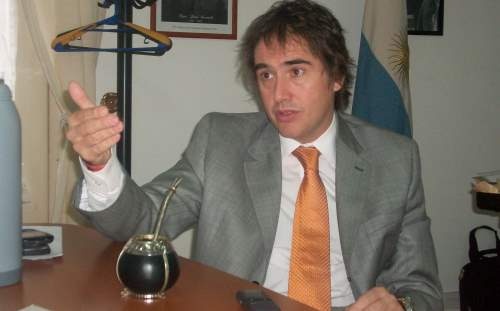 Domínguez pegó, el sciolismo replicó con todo