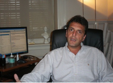 Insólito: juega con Massa y con De Narváez