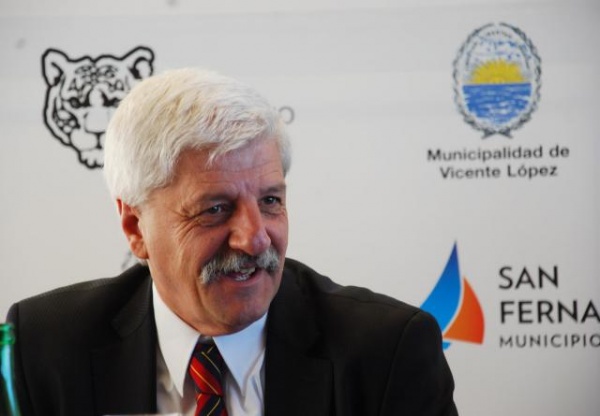 Denuncian a alcalde por