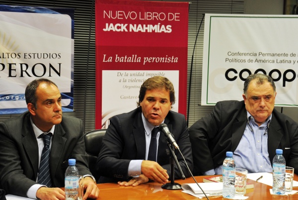 Alberto Pérez presentó libro sobre Perón