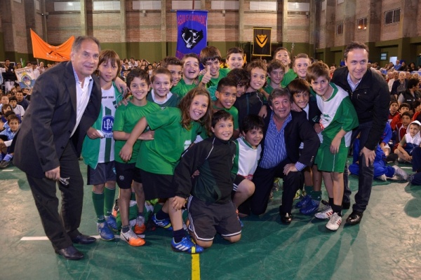 Horacio González, con las entidades barriales
