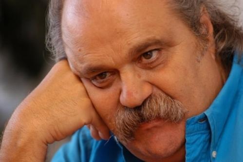 GRANADOS, un ministro ausente